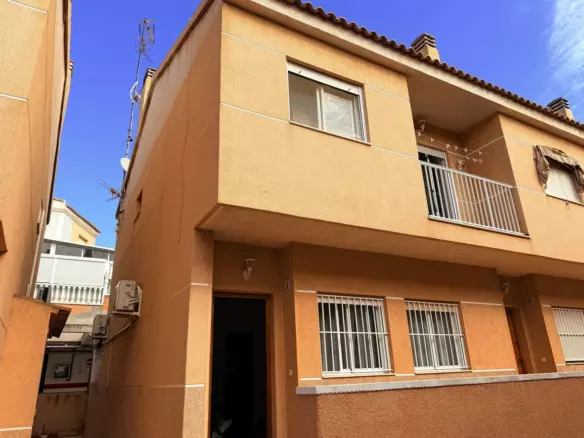 4-bedroom Villa In Santa Pola, Spain (90 M²)