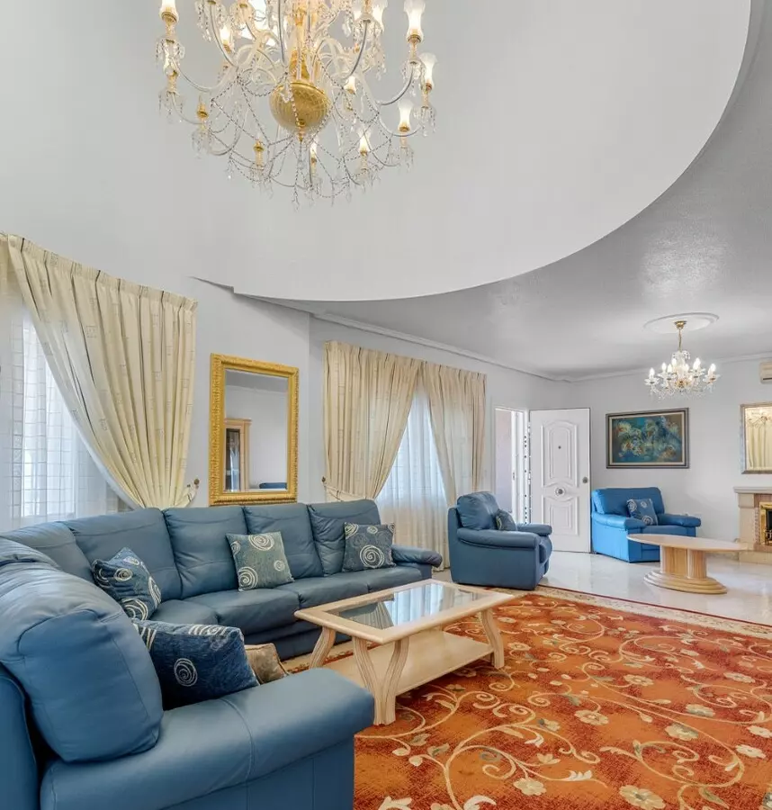 7-bedroom Villa In Rojales, Spain (179 M²)