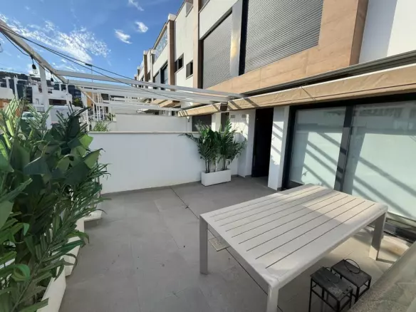 3-bedroom Town House In Guardamar Del Segura, Spain (150 M²)
