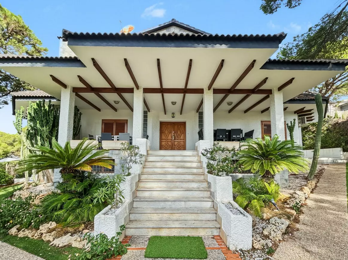 7-bedroom Villa In Orihuela Costa, Spain (450 M²)