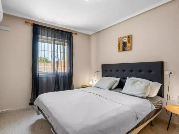 3-bedroom Villa In Santa Pola, Spain (195 M²)