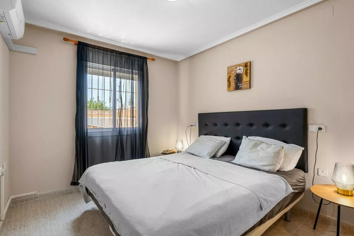 3-bedroom Villa In Santa Pola, Spain (195 M²)
