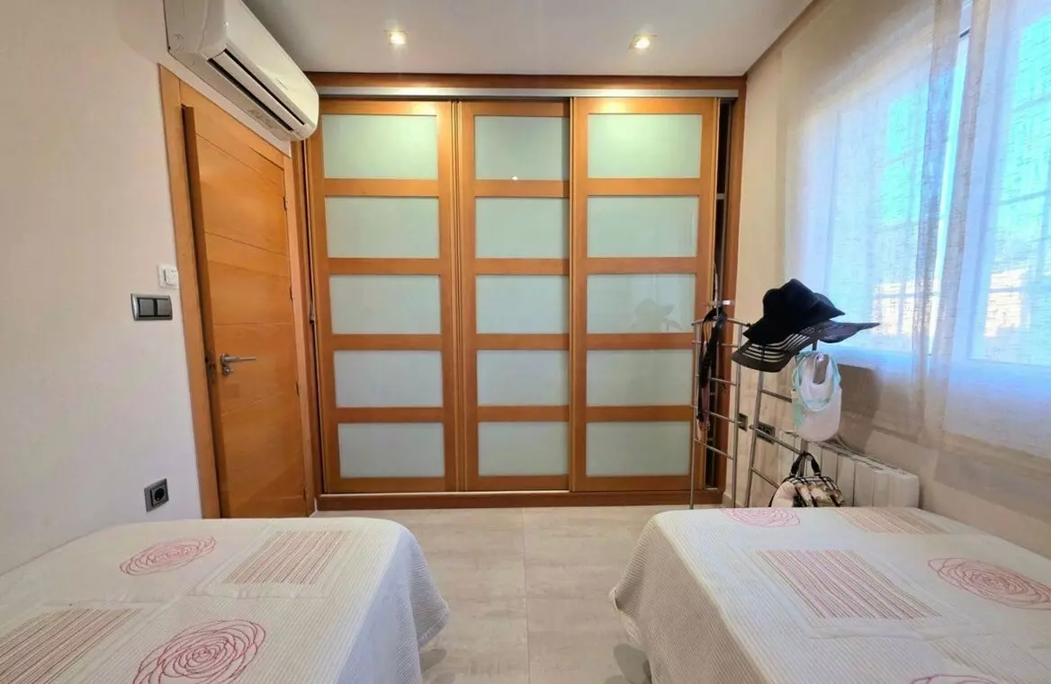 5-bedroom Villa In Orihuela Costa, Spain (265 M²)