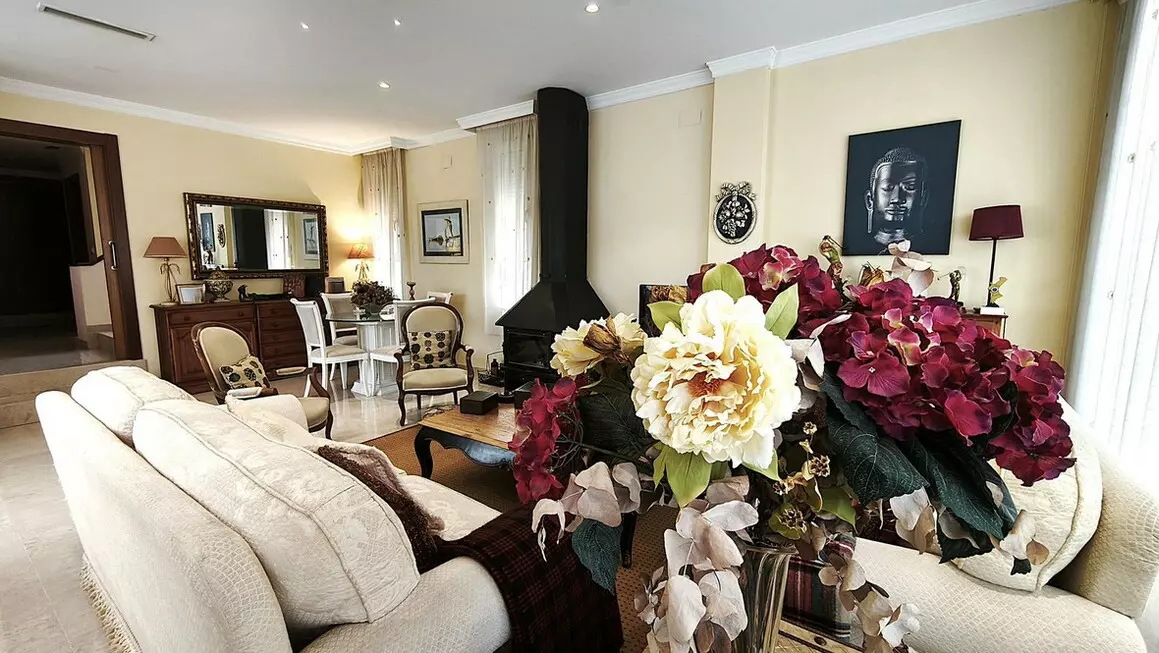 4-bedroom Villa In Alicante, Spain (405 M²)
