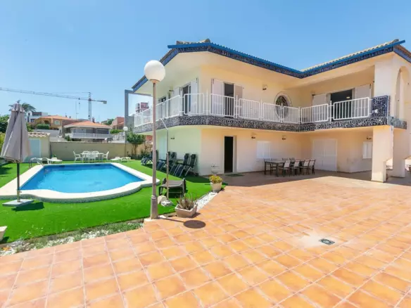 5-bedroom Villa In Orihuela Costa, Spain (293 M²)