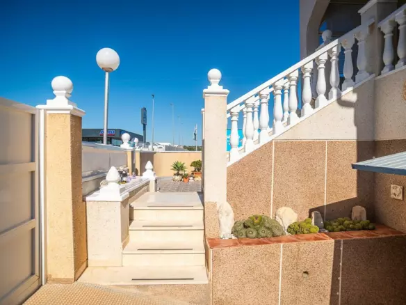 2-bedroom Villa In Orihuela Costa, Spain (100 M²)