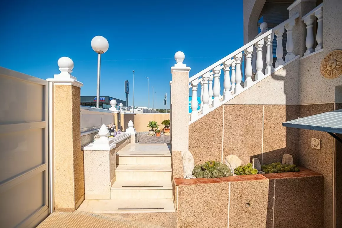 2-bedroom Villa In Orihuela Costa, Spain (100 M²)