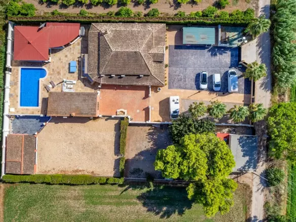 6-bedroom Country House In Almoradi, Spain (286 M²)