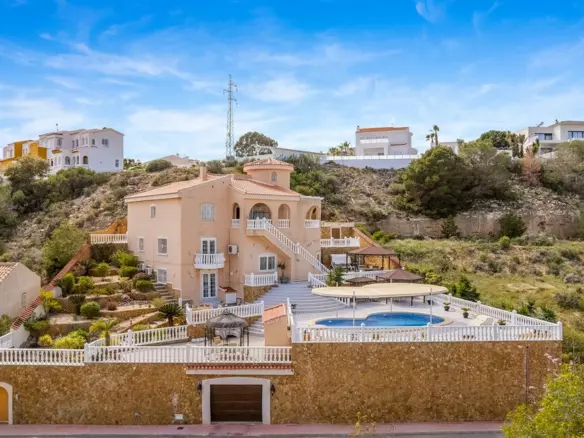 7-bedroom Villa In Rojales, Spain (179 M²)