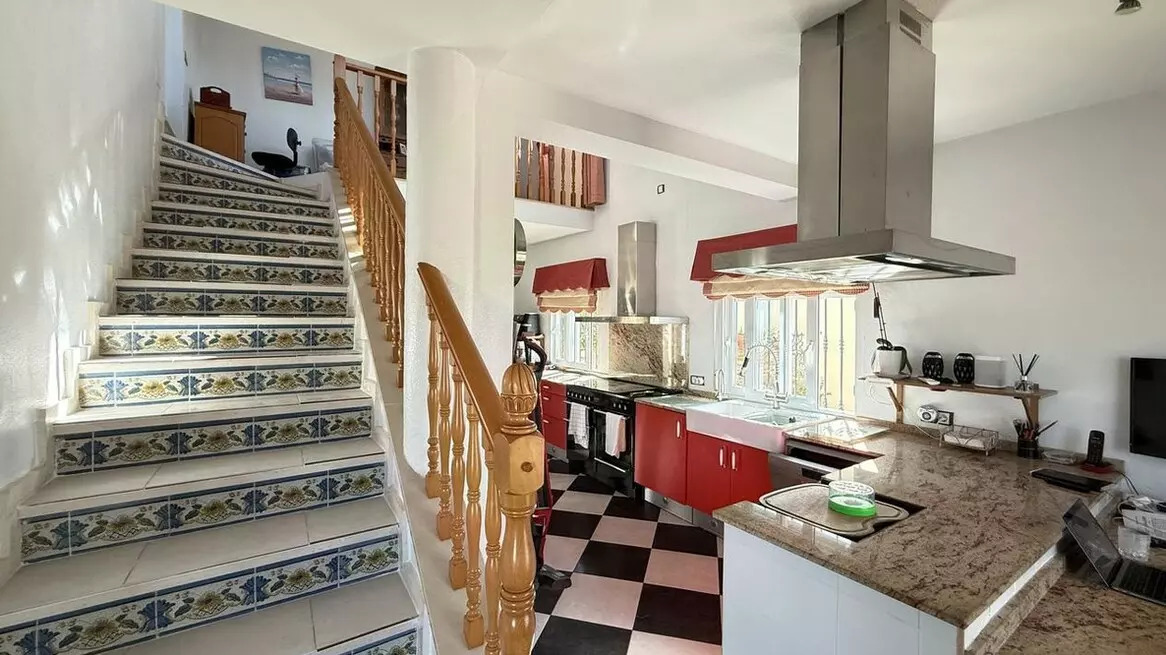 5-bedroom Villa In Orihuela Costa, Spain (220 M²)