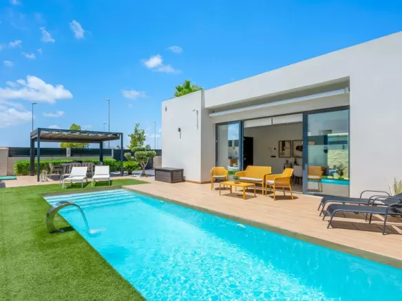 3-bedroom Villa In Benijofar, Spain (146 M²)