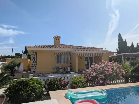 5-bedroom Villa In San Vicente Del Raspeig, Spain (130 M²)