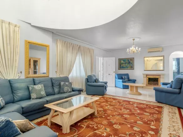 7-bedroom Villa In Rojales, Spain (179 M²)