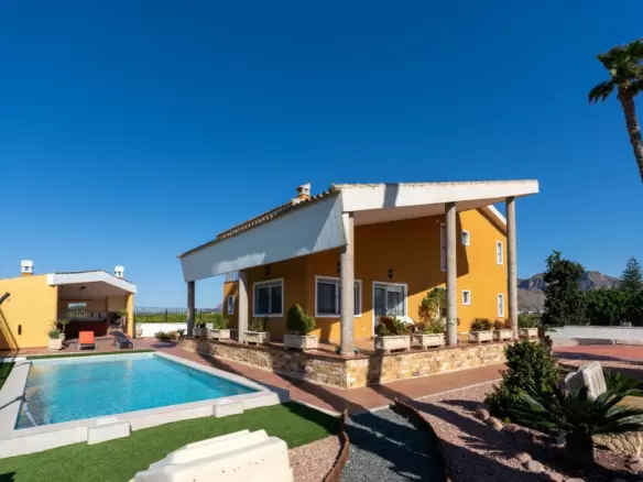 5-bedroom Villa In Orihuela, Spain (495 M²)
