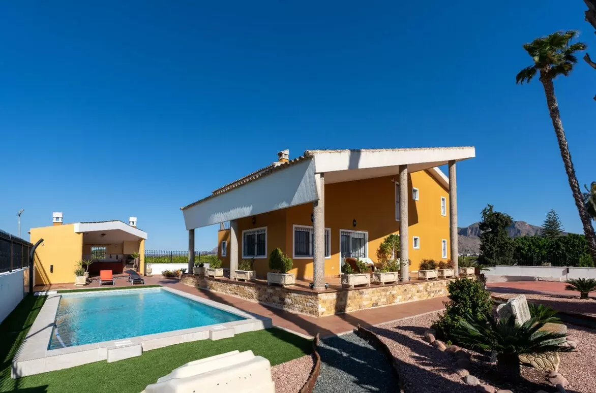 5-bedroom Villa In Orihuela, Spain (495 M²)