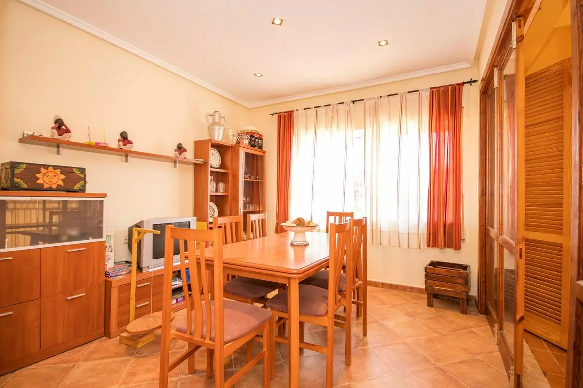 3-bedroom Villa In Torrevieja, Spain (167 M²)