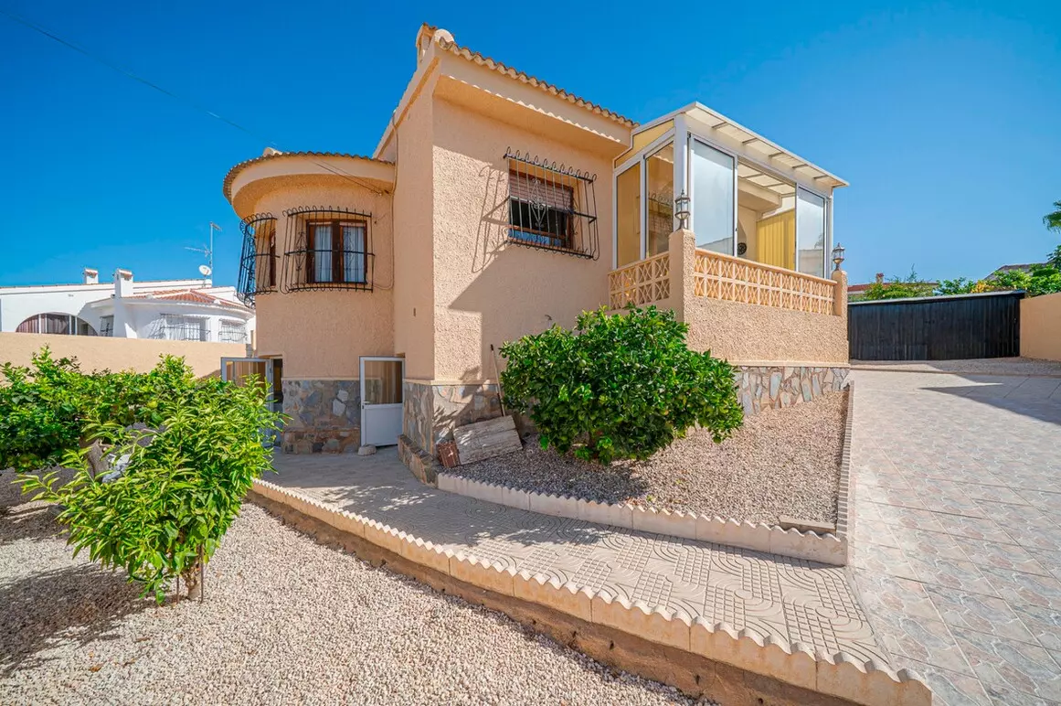 5-bedroom Villa In Rojales, Spain (97 M²)