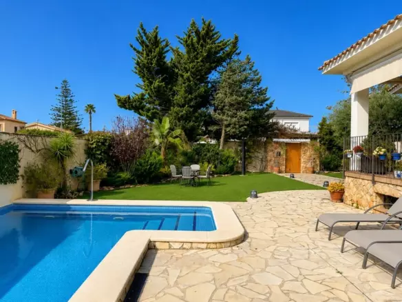 7-bedroom Villa In Orihuela Costa, Spain (450 M²)