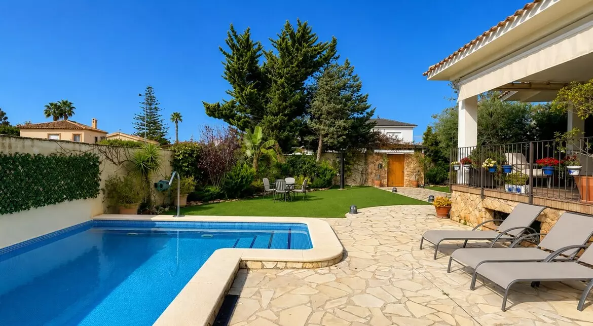7-bedroom Villa In Orihuela Costa, Spain (450 M²)