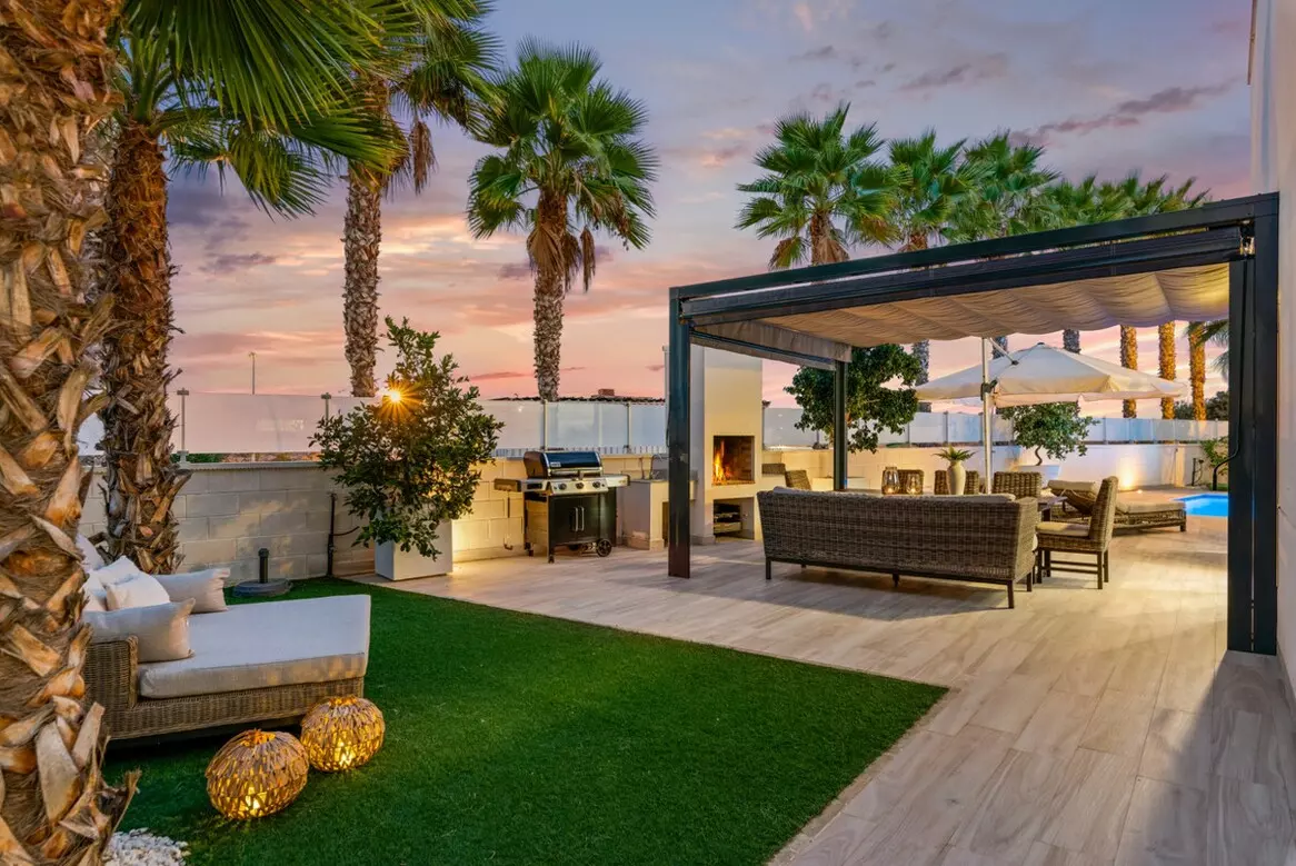 5-bedroom Villa In Orihuela Costa, Spain (180 M²)