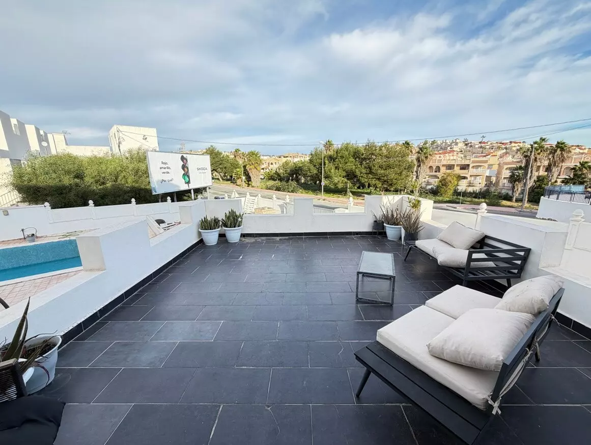6-bedroom Villa In Orihuela Costa, Spain (240 M²)