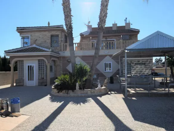 6-bedroom Villa In Guardamar Del Segura, Spain (450 M²)