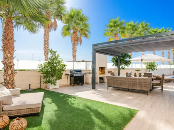 5-bedroom Villa In Orihuela Costa, Spain (180 M²)