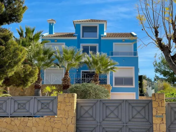 6-bedroom Villa In Monforte Del Cid, Spain (453 M²)