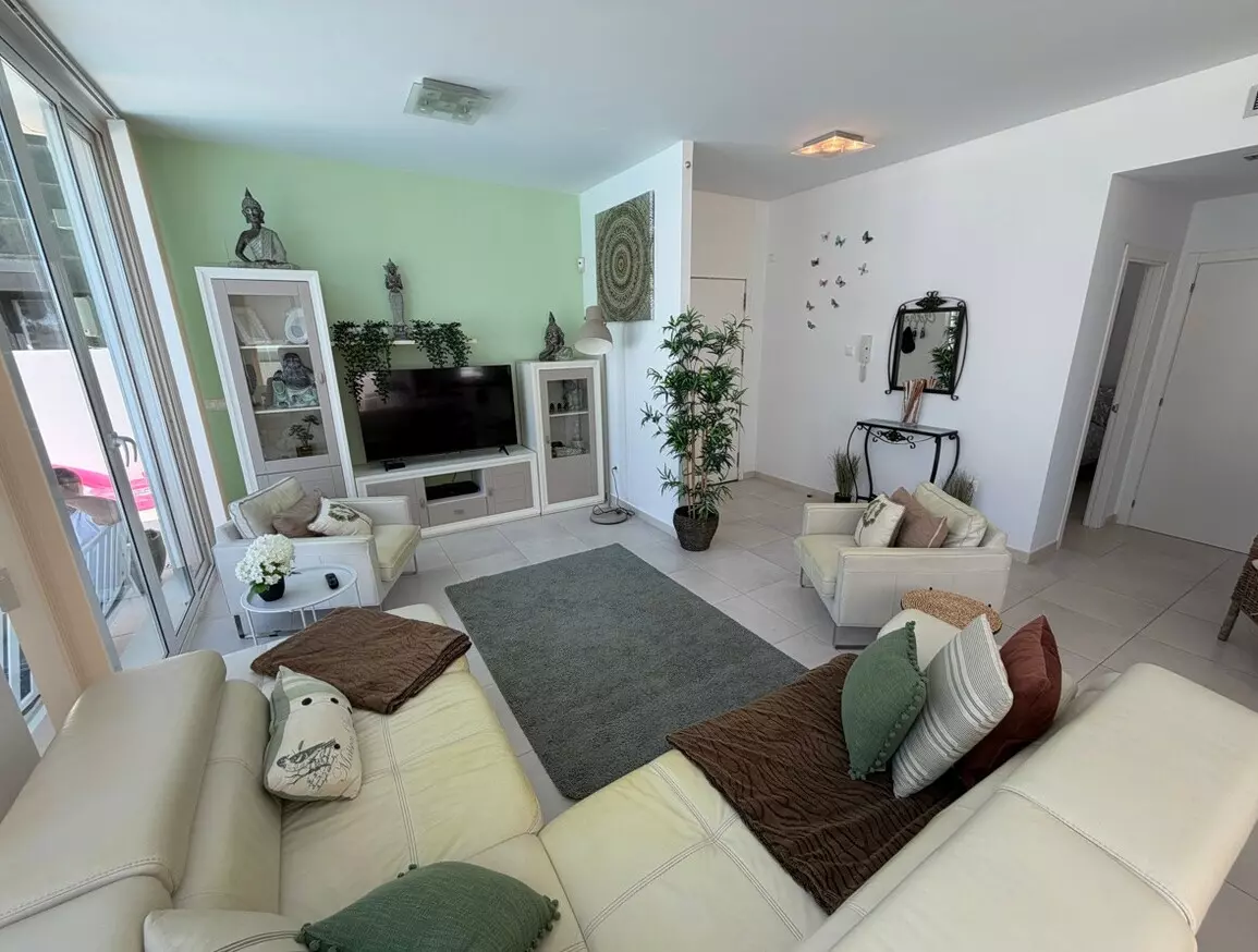 4-bedroom Villa In Pilar De La Horadada, Spain (160 M²)