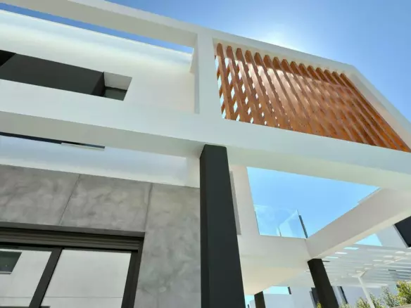 4-bedroom Villa In Alicante, Spain (224 M²)