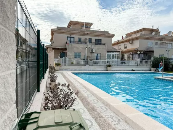 4-bedroom Apartment In Orihuela Costa, Spain (157 M²)