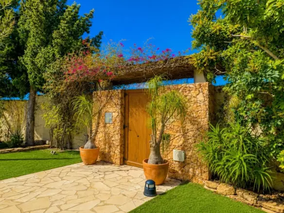 7-bedroom Villa In Orihuela Costa, Spain (450 M²)