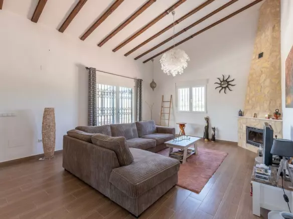 5-bedroom Villa In La Romana, Spain (180 M²)