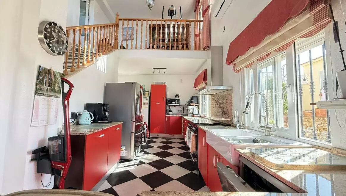 5-bedroom Villa In Orihuela Costa, Spain (220 M²)