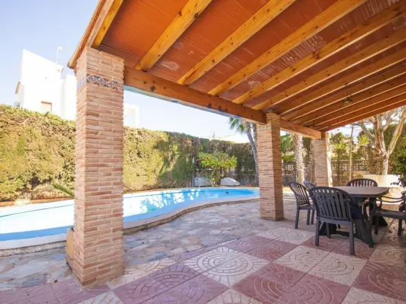 3-bedroom Villa In Torrevieja, Spain (167 M²)