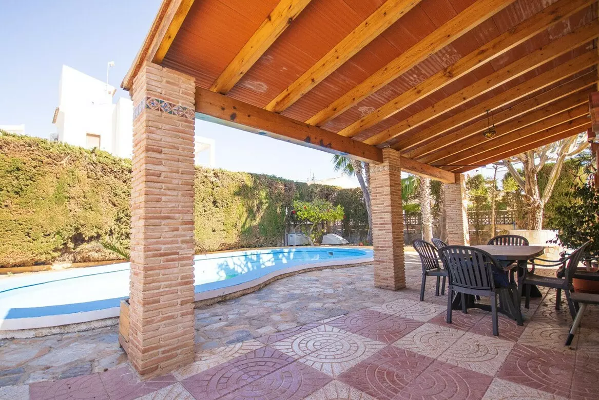 3-bedroom Villa In Torrevieja, Spain (167 M²)