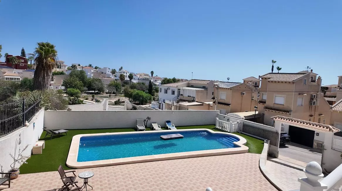 5-bedroom Villa In San Miguel De Salinas, Spain (557 M²)
