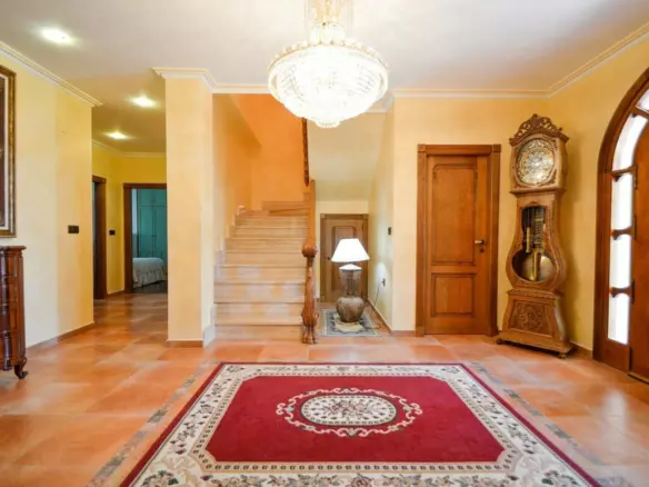 5-bedroom Villa In Orihuela, Spain (270 M²)