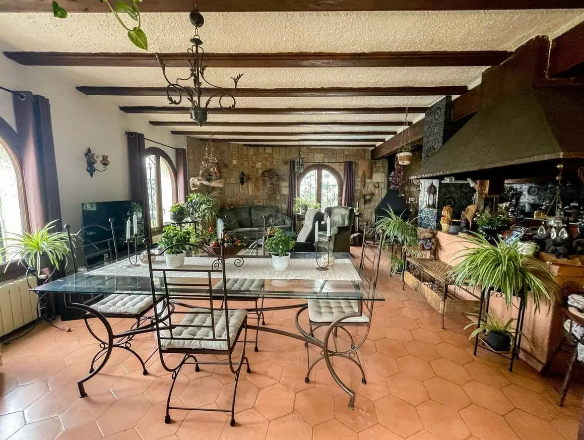 4-bedroom Villa In Algorfa, Spain (309 M²)