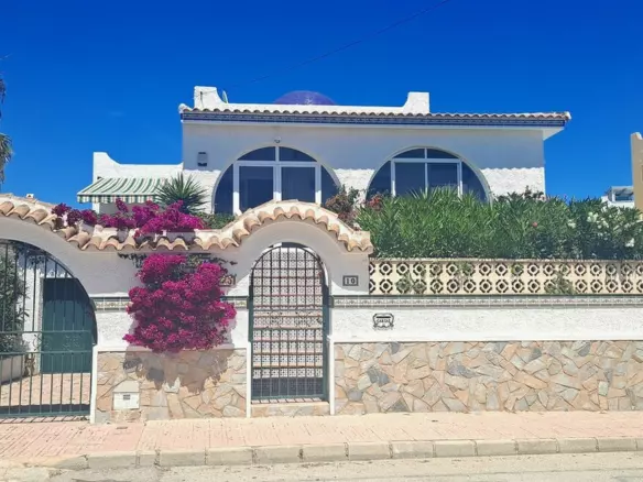 3-bedroom Villa In San Miguel De Salinas, Spain (173 M²)