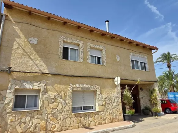 5-bedroom Town House In San Isidro, Spain (300 M²)