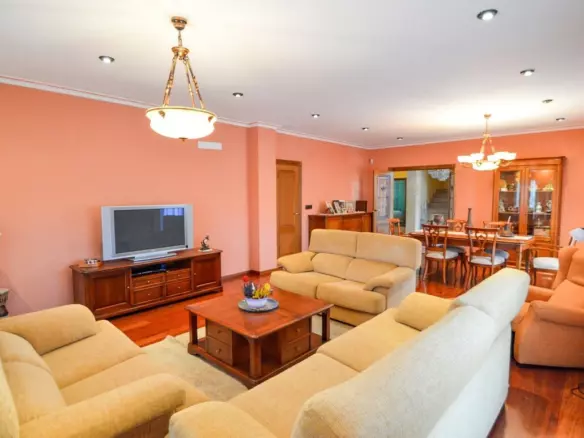 5-bedroom Villa In Orihuela, Spain (270 M²)