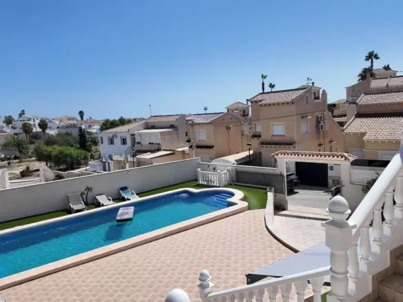 5-bedroom Villa In San Miguel De Salinas, Spain (557 M²)