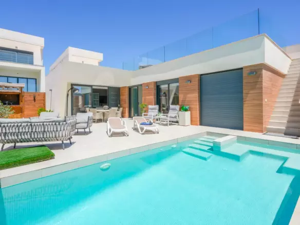 4-bedroom Villa In Benijofar, Spain (240 M²)