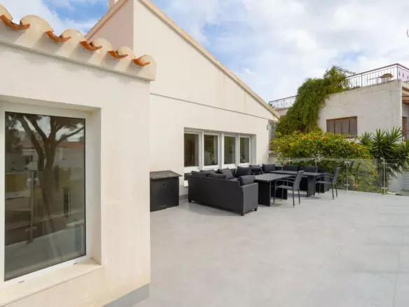 8-bedroom Villa In Orihuela Costa, Spain (446 M²)