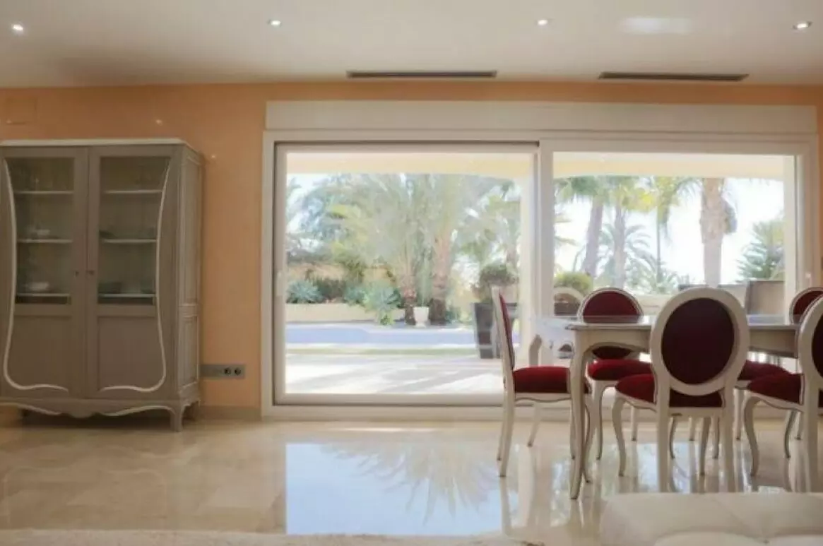 4-bedroom Villa In Alicante, Spain (464 M²)