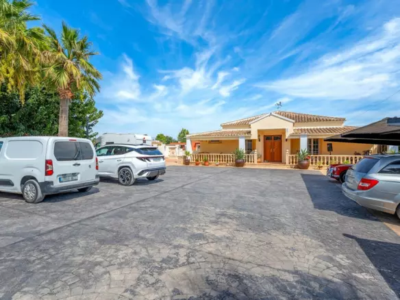 6-bedroom Country House In Almoradi, Spain (286 M²)
