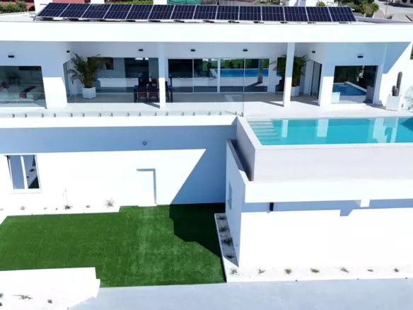5-bedroom Villa In San Fulgencio, Spain (487 M²)