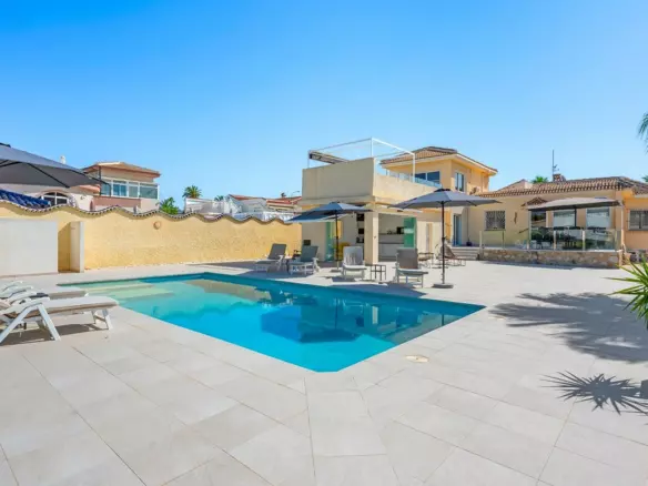 3-bedroom Villa In Rojales, Spain (250 M²)
