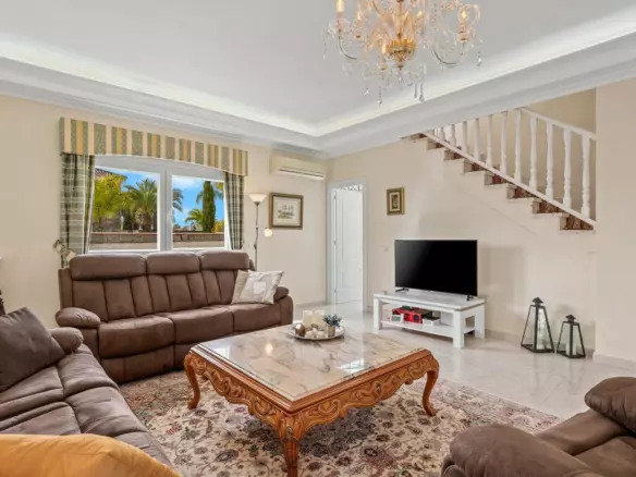 4-bedroom Villa In Rojales, Spain (292 M²)